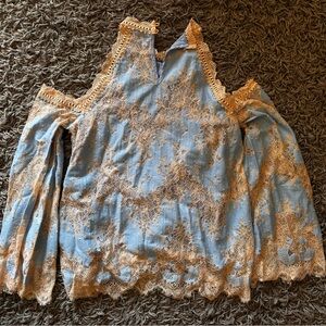 Small women’s off the shoulder lace long sleeve shirt